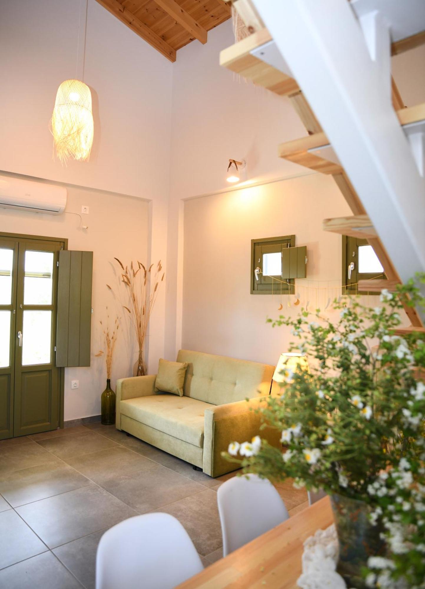 La Familia Luxury Private Maisonettes Near The Sea Apartment