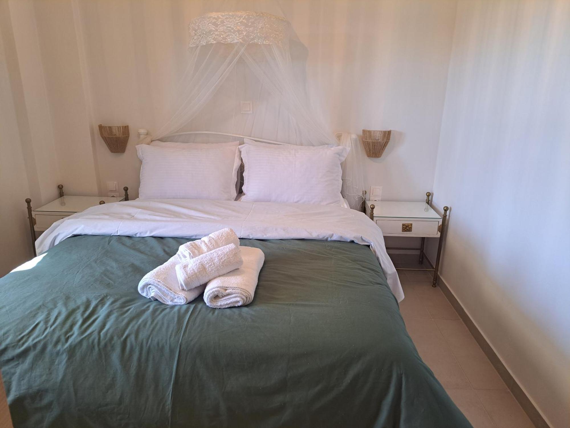 Apartment La Familia Luxury Private Maisonettes Near The Sea Gythio