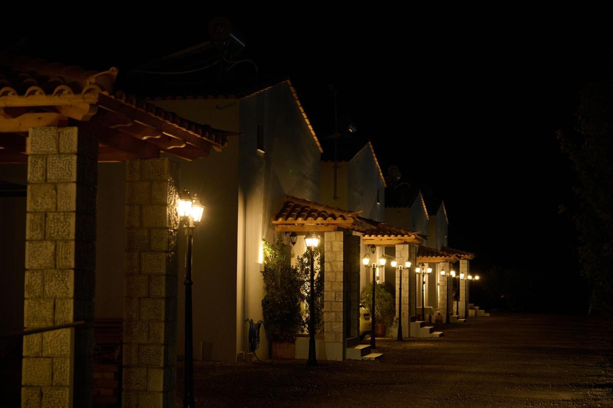 La Familia Luxury Private Maisonettes Near The Sea Apartment Gythio