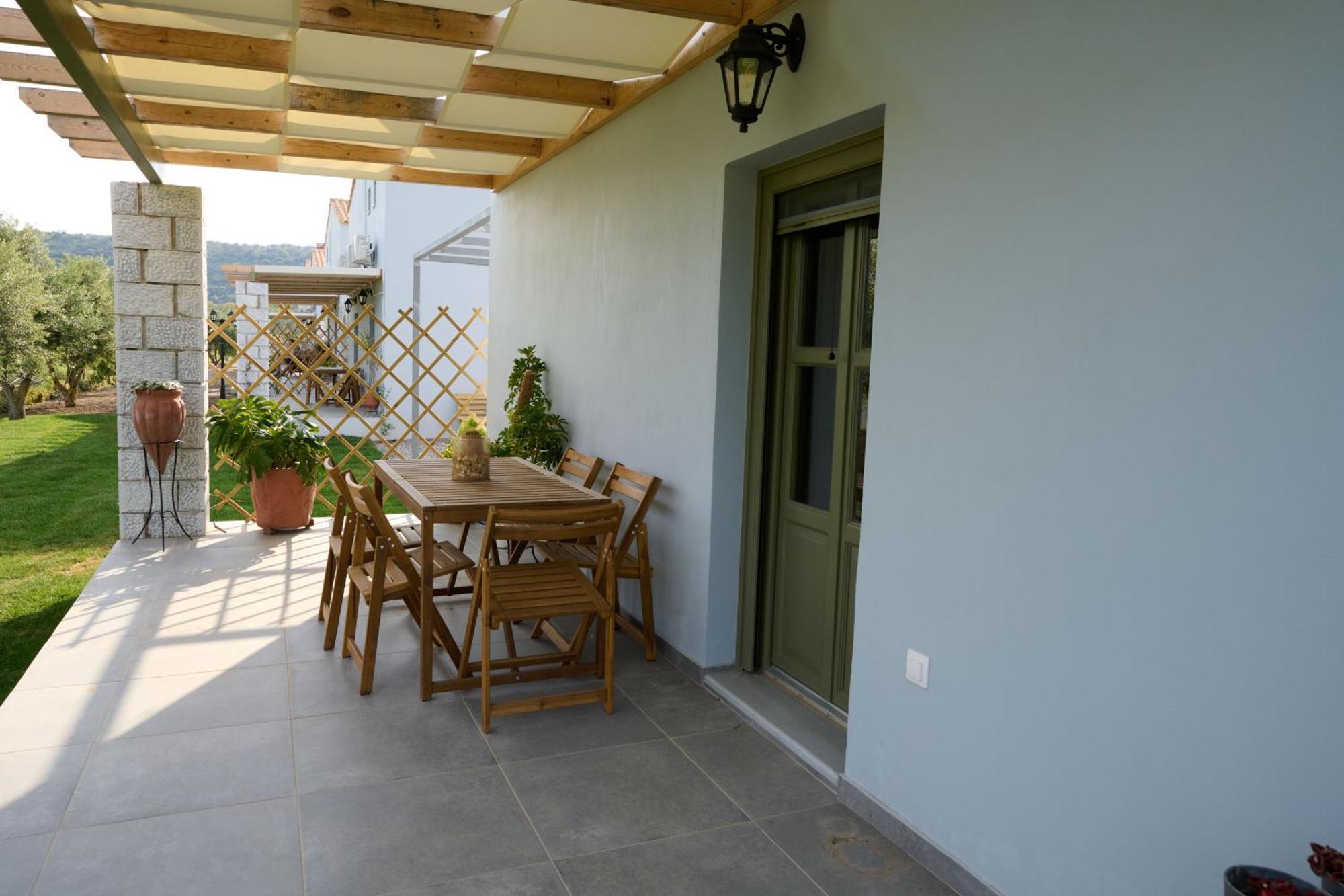 La Familia Luxury Private Maisonettes Near The Sea Apartment
