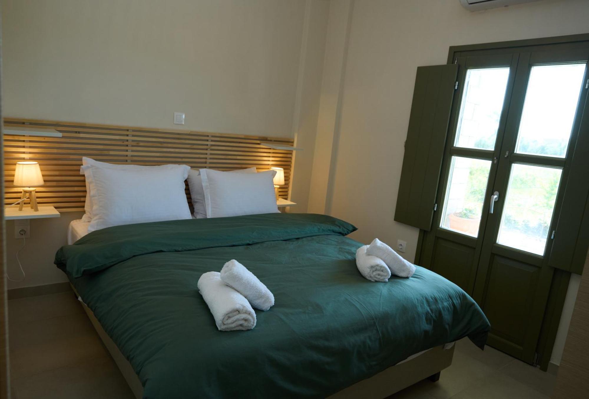 Apartment La Familia Luxury Private Maisonettes Near The Sea Gythio